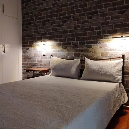 Elegant Minimalistic Downtown Apartment!-2